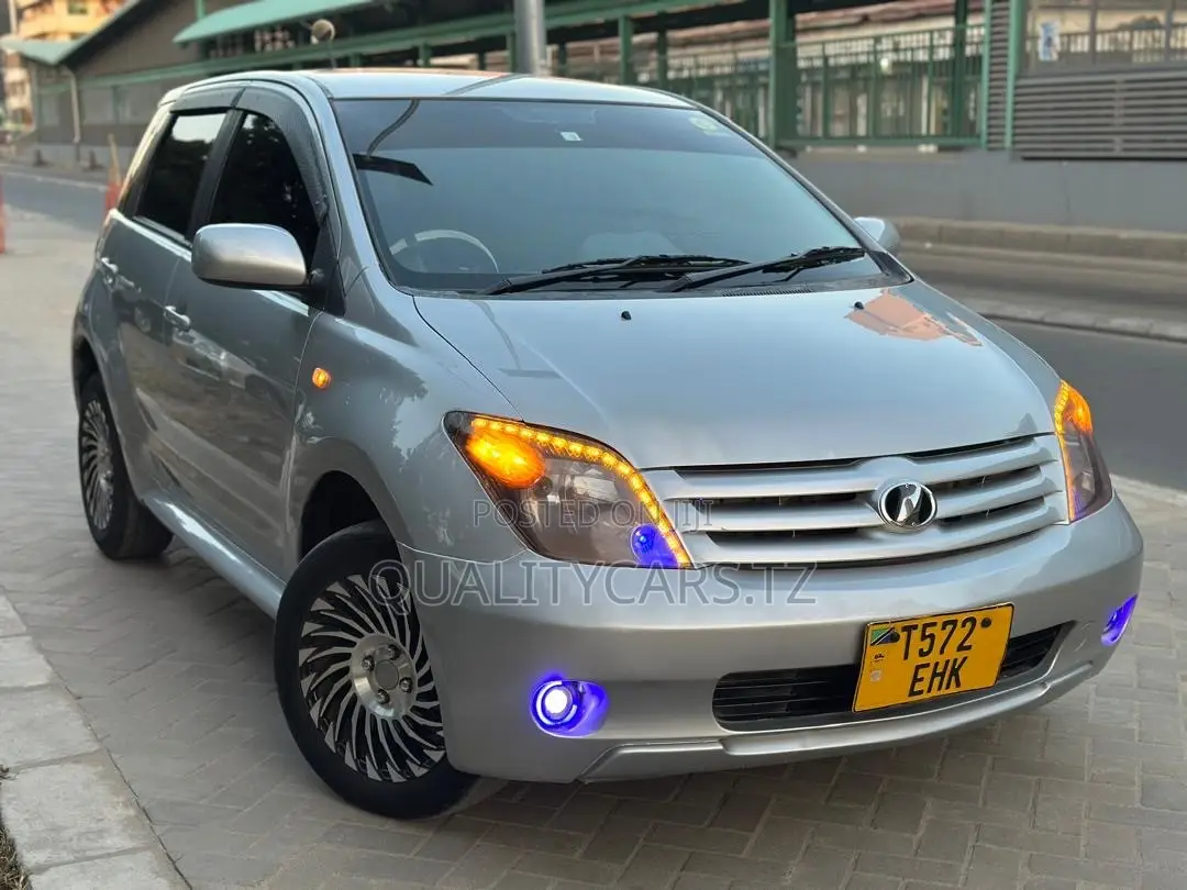 Toyota IST 2006 Silver
