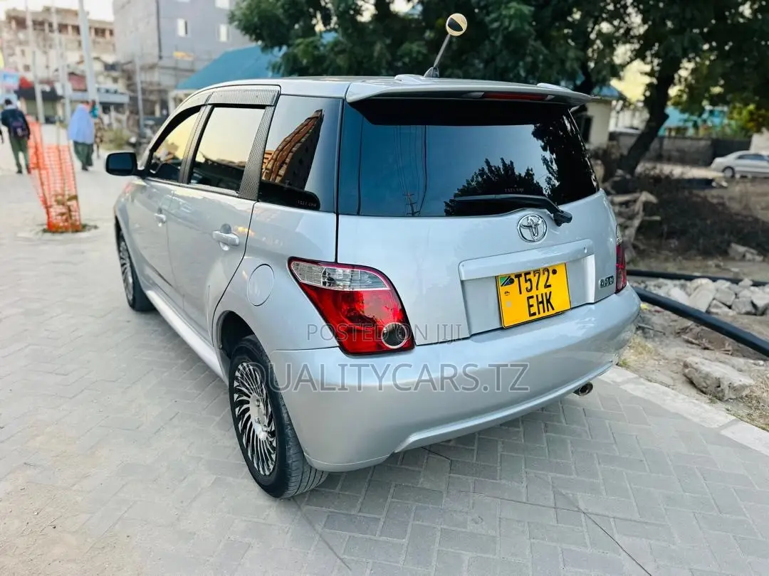 Toyota IST 2006 Silver