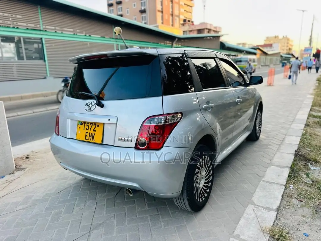 Toyota IST 2006 Silver