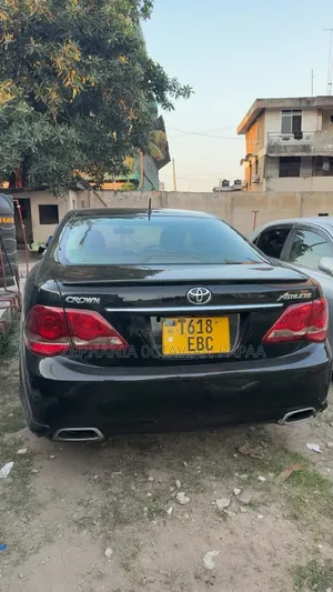 Toyota Crown 2010 Black