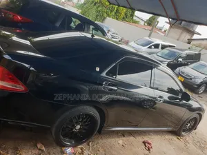 Toyota Crown 2010 Black