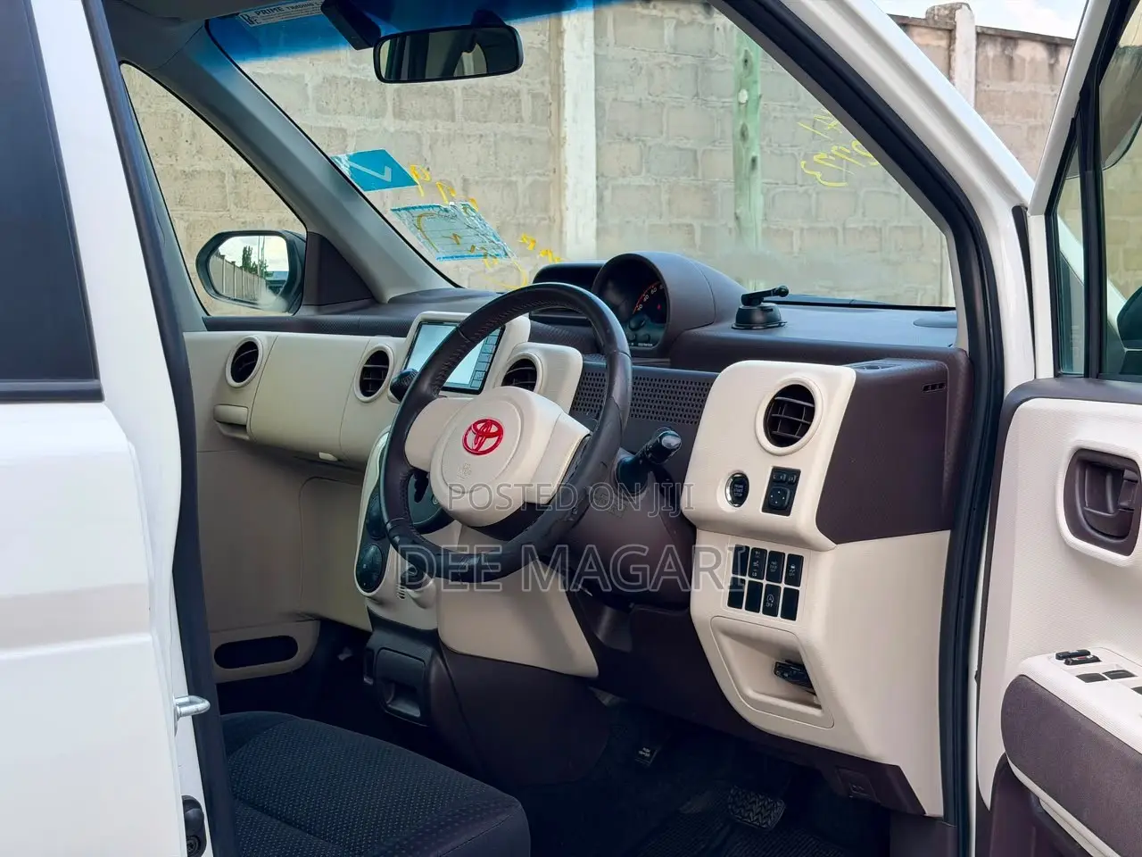 Toyota Porte 2015 White