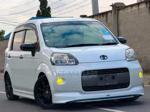 Toyota Porte 2015 White