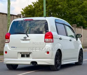 Toyota Porte 2015 White