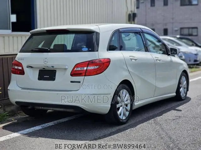 Mercedes-Benz B-Class B180 Petrol 2013 White