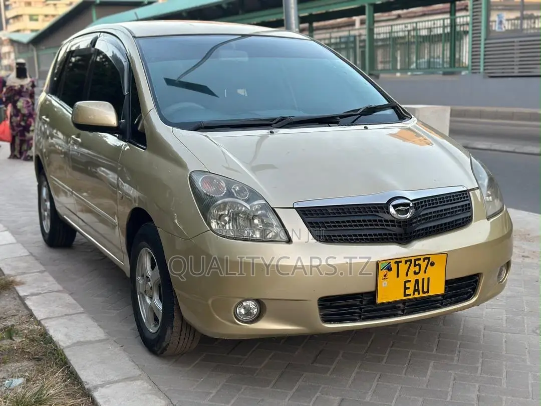 Toyota Corolla Spacio 2001 Gold