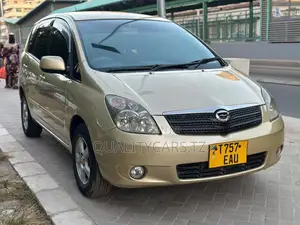 Toyota Corolla Spacio 2001 Gold