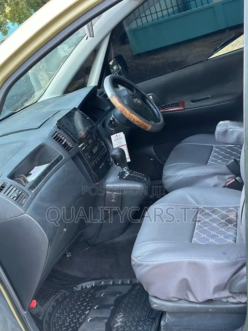Toyota Corolla Spacio 2001 Gold