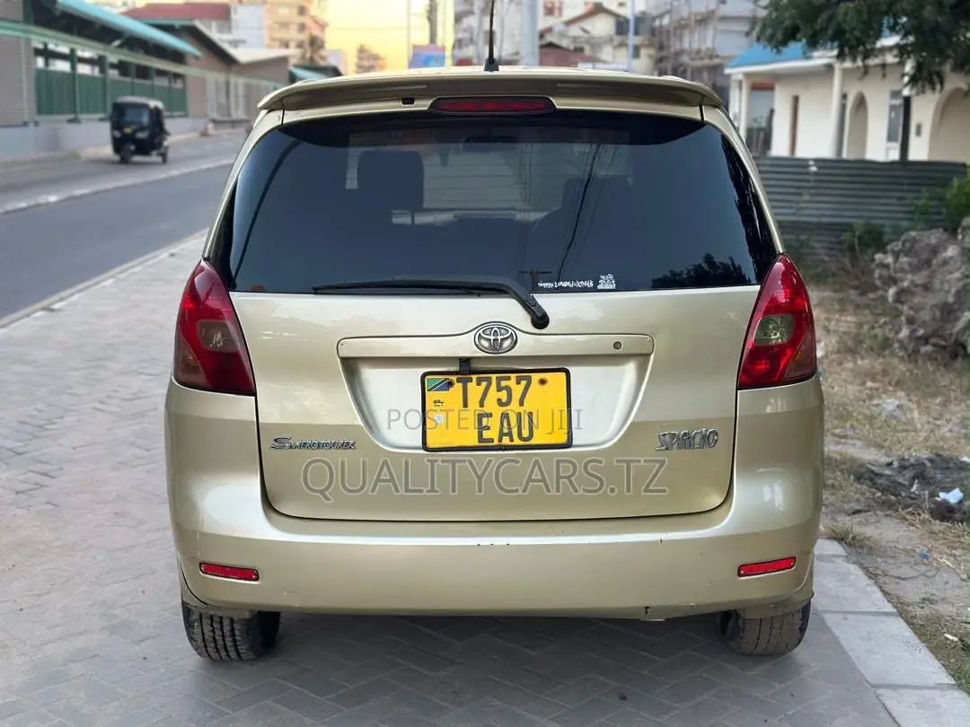 Toyota Corolla Spacio 2001 Gold