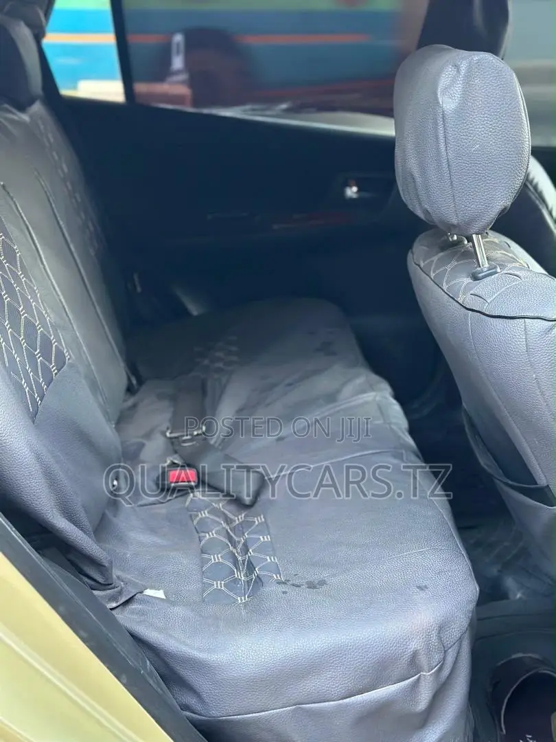 Toyota Corolla Spacio 2001 Gold