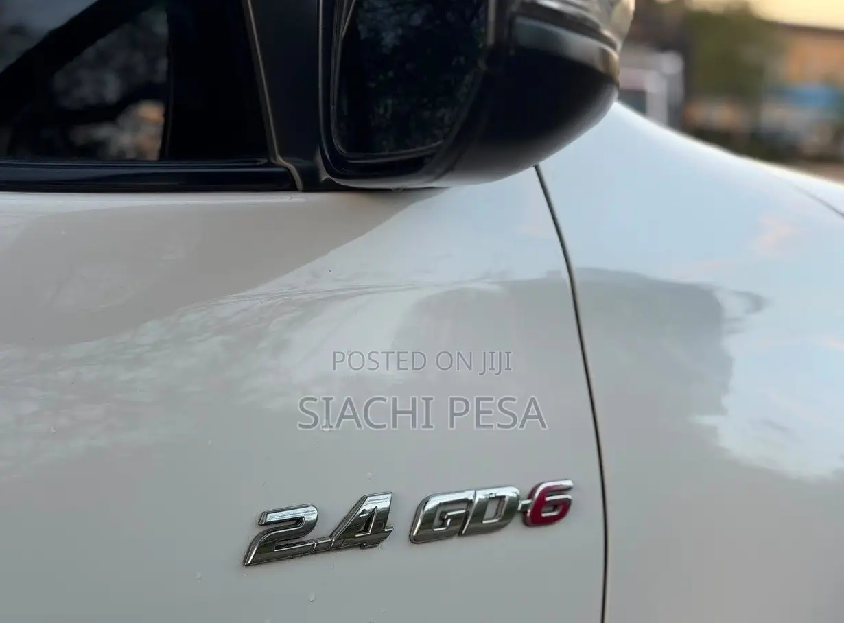 Toyota Hilux 2019 White