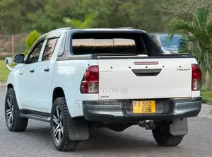 Toyota Hilux 2019 White