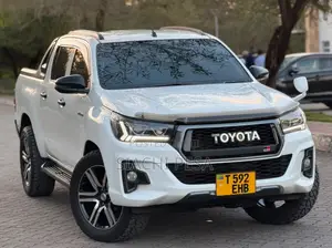 Toyota Hilux 2019 White