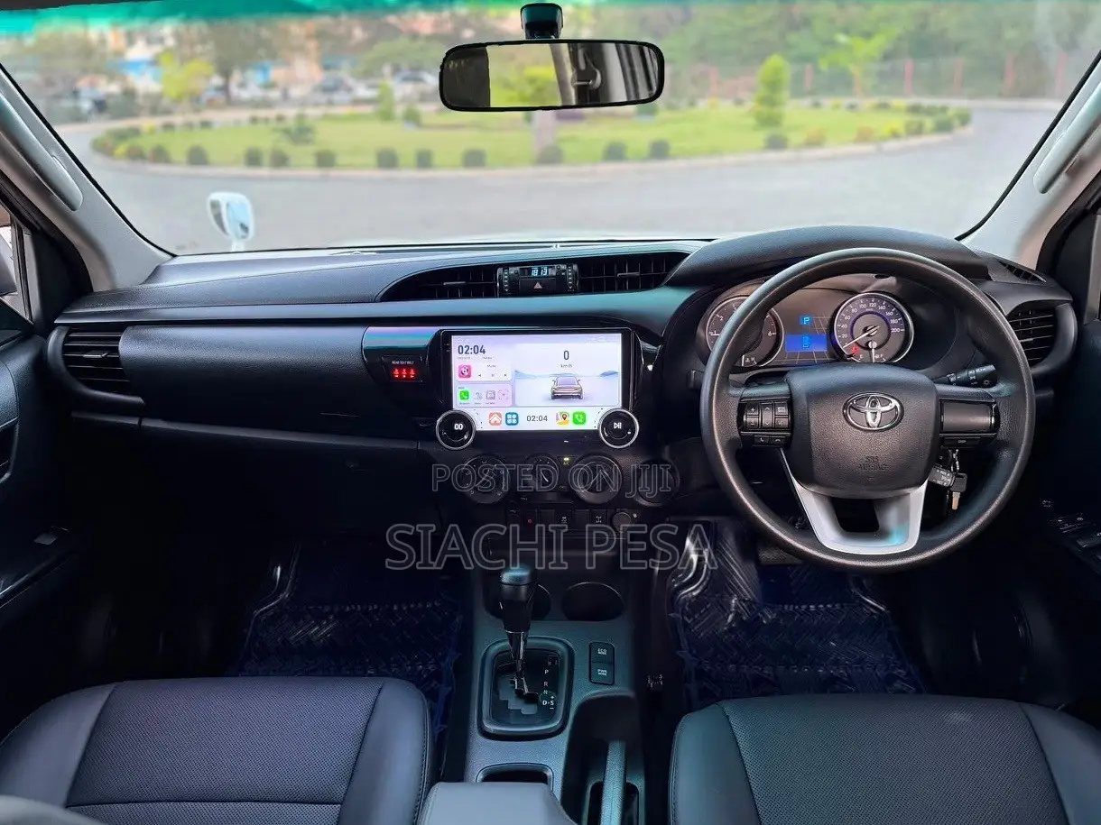 Toyota Hilux 2019 White