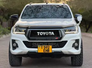 Toyota Hilux 2019 White