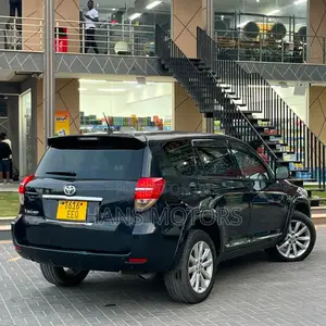 Toyota Vanguard 2010 Black