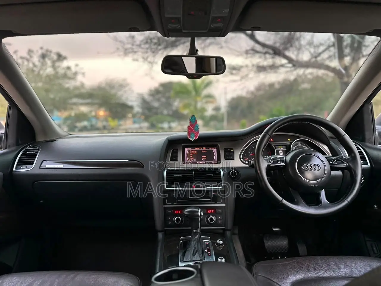 Audi Q7 2011 Black