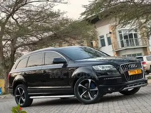 Audi Q7 2011 Black