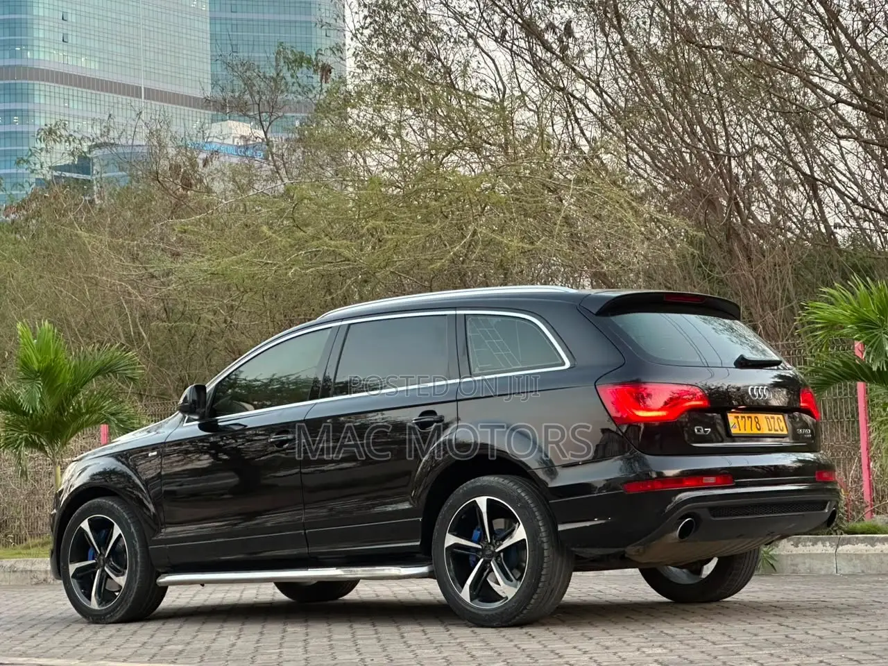 Audi Q7 2011 Black