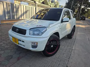 Toyota RAV4 Automatic 2003 White