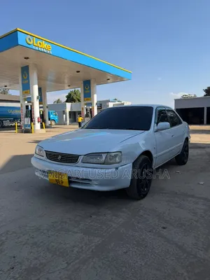 Toyota Corolla 2000 White