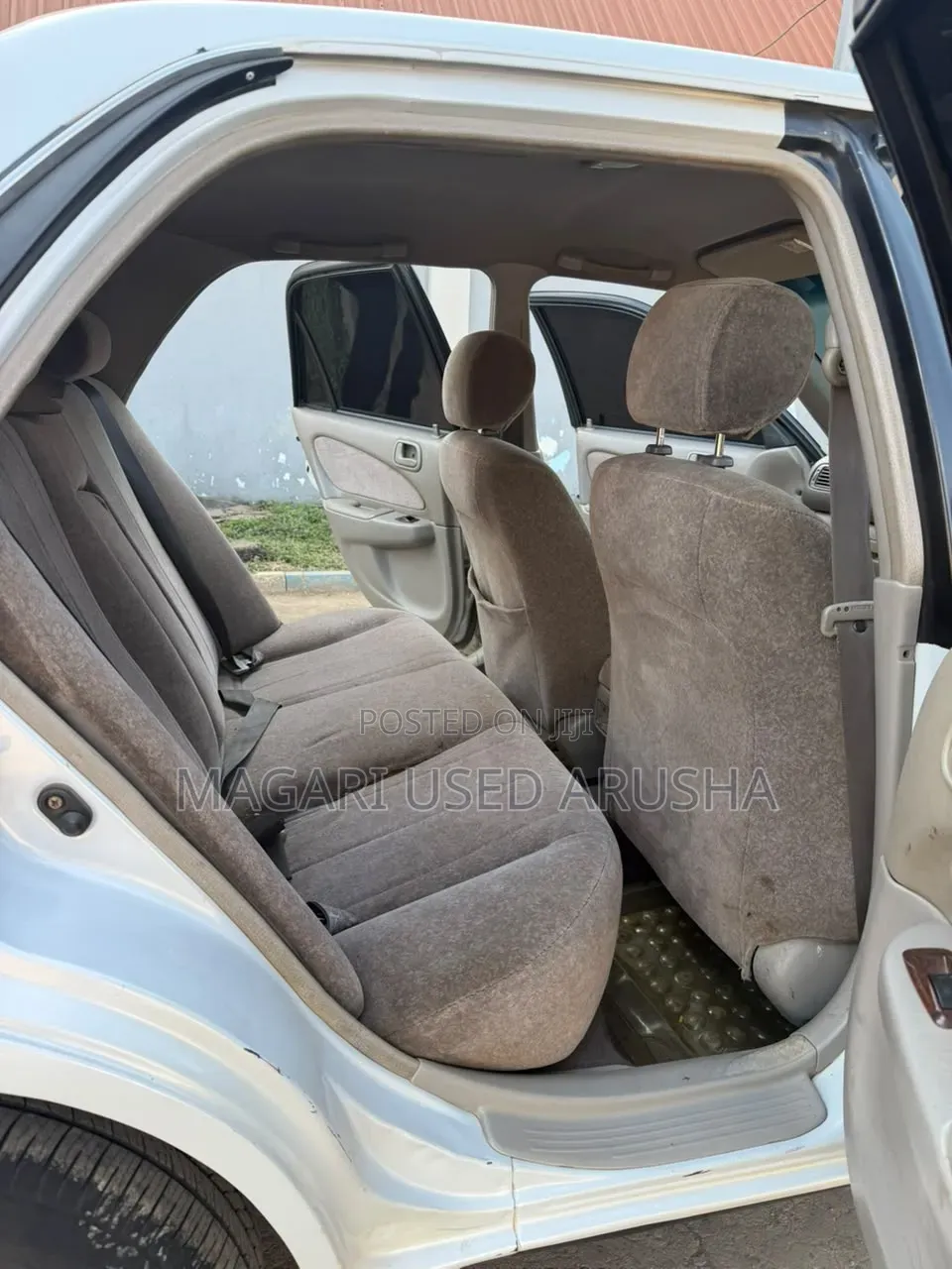 Toyota Corolla 2000 White