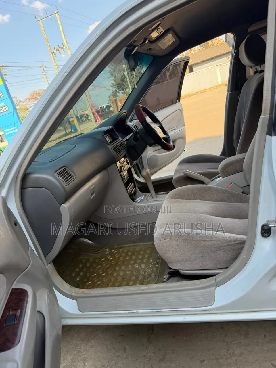 Toyota Corolla 2000 White