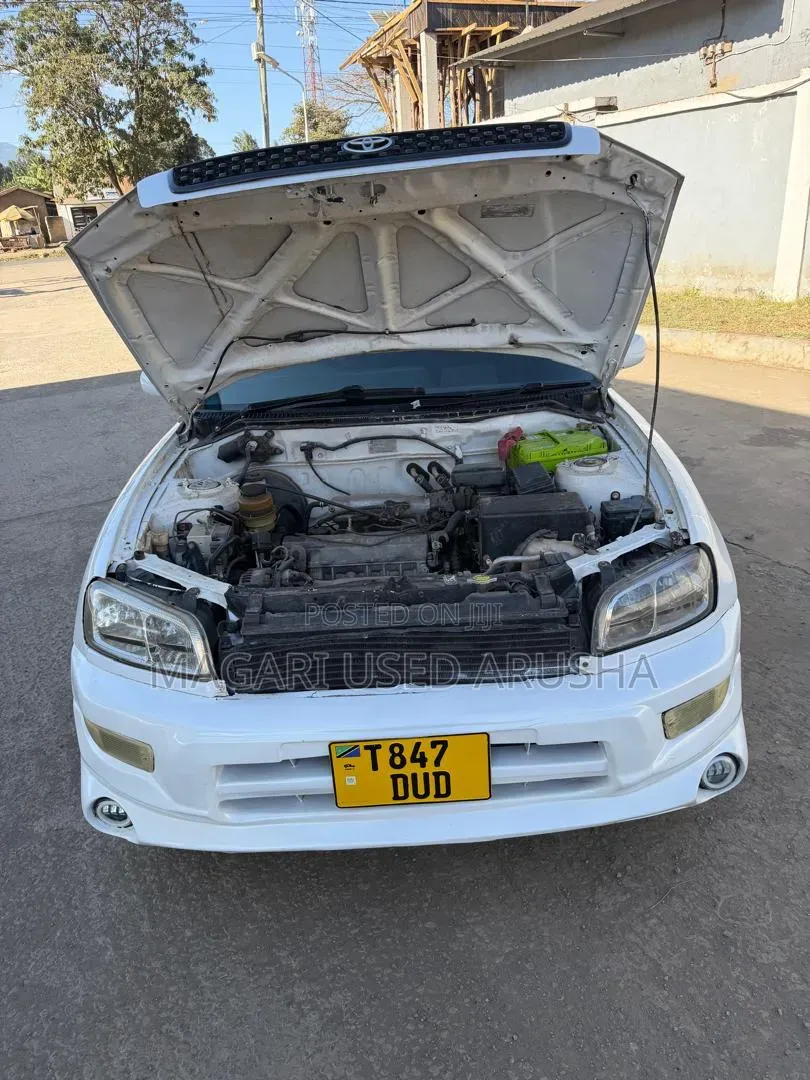Toyota RAV4 1999 White