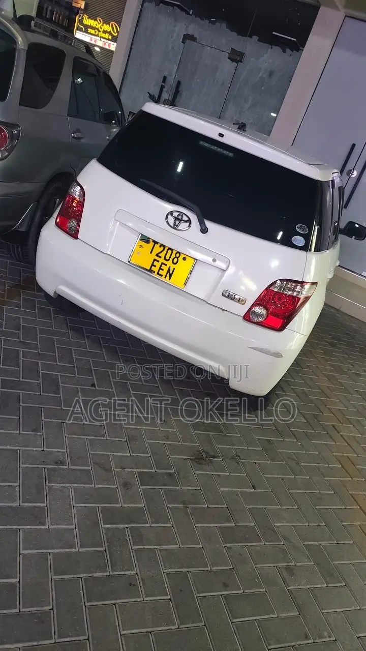 Toyota IST 2006 White
