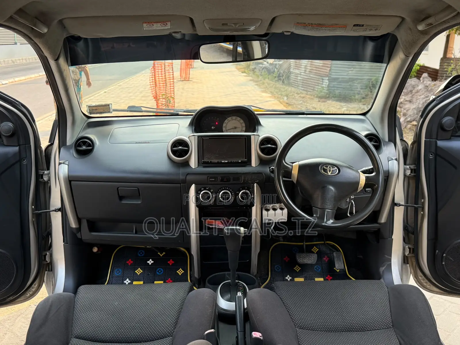 Toyota IST 2004 Gold