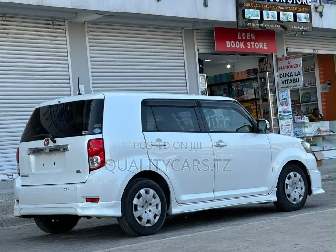Toyota Corolla Rumion 2008 White
