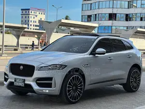 Jaguar F-Pace 2017 Silver