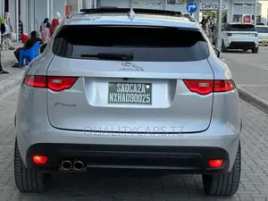 Jaguar F-Pace 2017 Silver