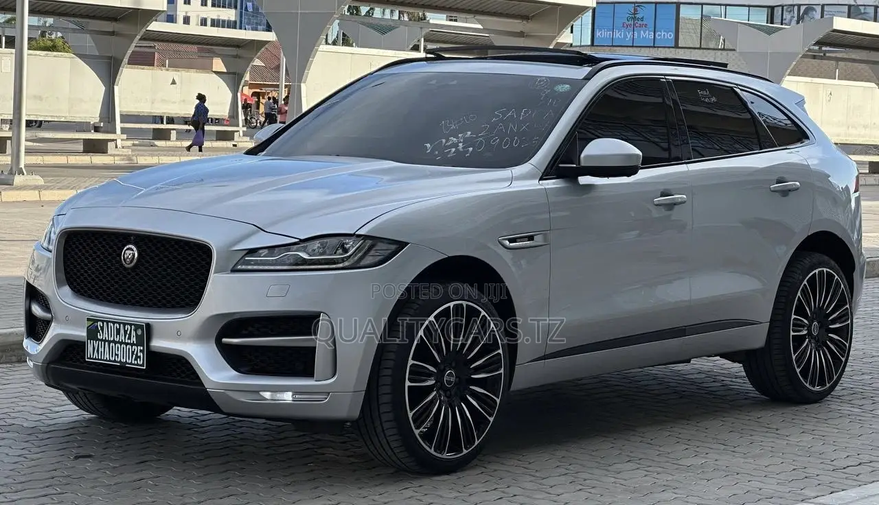 Jaguar F-Pace 2017 Silver