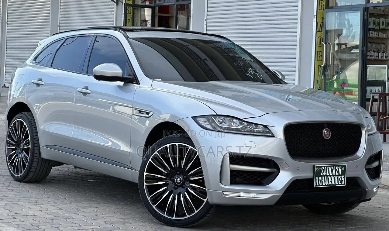 Jaguar F-Pace 2017 Silver