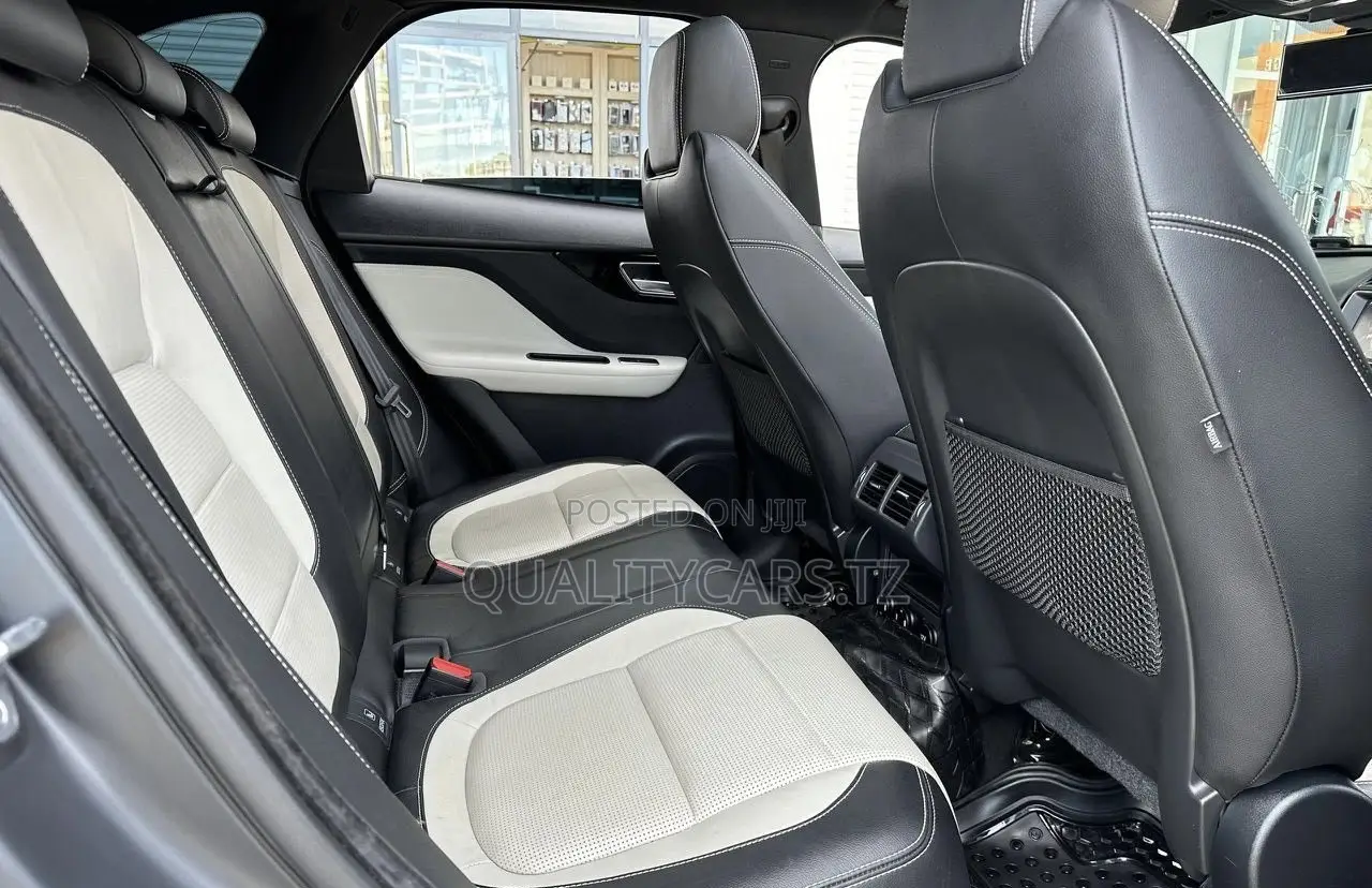Jaguar F-Pace 2017 Silver