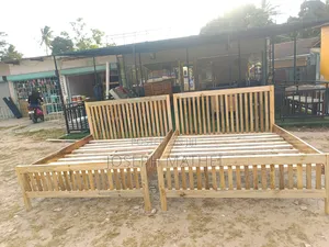 Vitanda Vizuri Imara Vya Tenga 5/6 Soft Wood