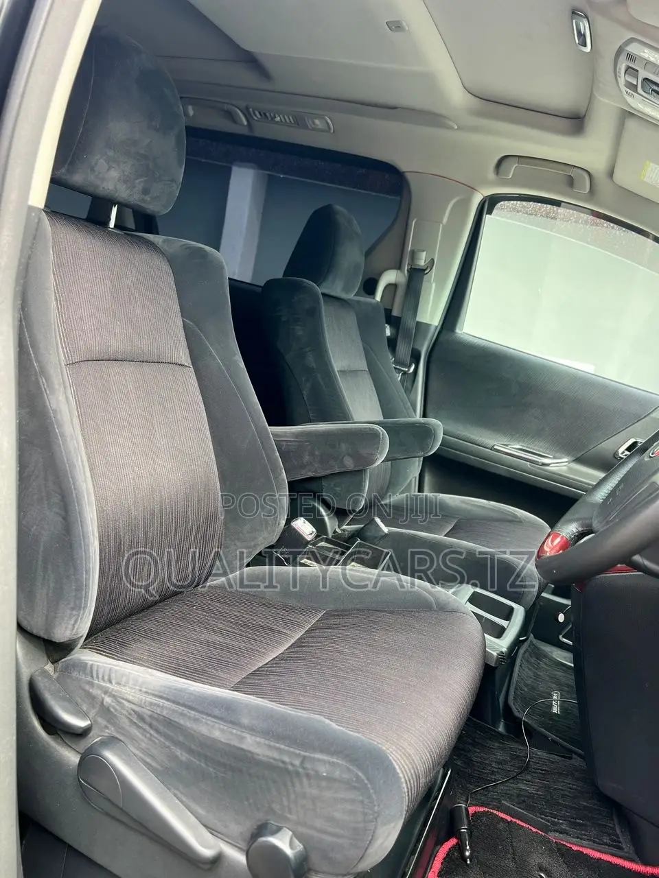 Toyota Vellfire V 2.4 FWD 7-Seater 2009 Black