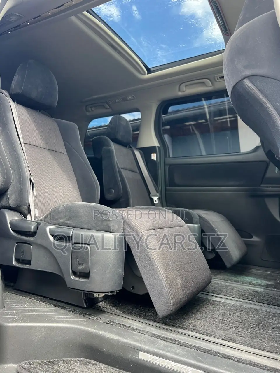 Toyota Vellfire V 2.4 FWD 7-Seater 2009 Black