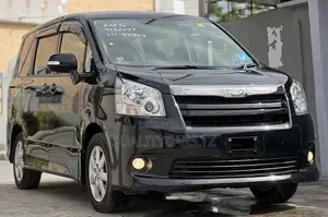 Toyota Noah 2.0 143hp AWD (7 Seater) 2008 Black
