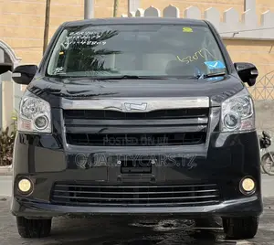 Toyota Noah 2.0 143hp AWD (7 Seater) 2008 Black
