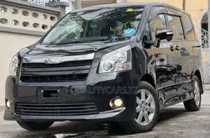Toyota Noah 2.0 143hp AWD (7 Seater) 2008 Black