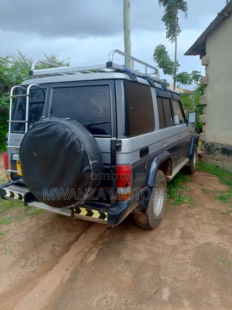 Toyota Land Cruiser Prado 1996 Silver