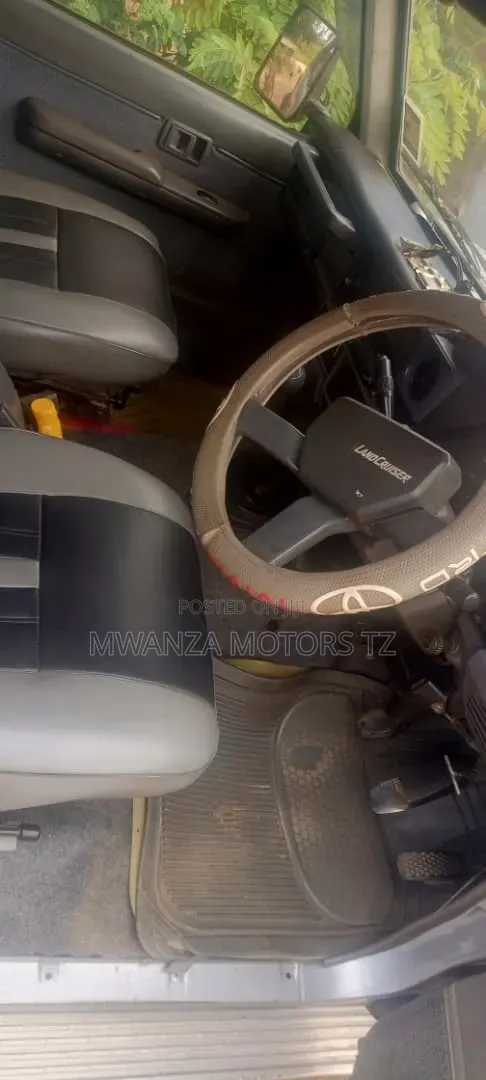 Toyota Land Cruiser Prado 1996 Silver