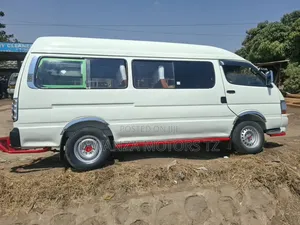 Toyota HiAce 2000 White