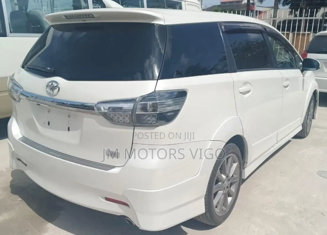 Toyota Wish 2013 White