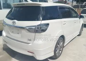 Toyota Wish 2013 White