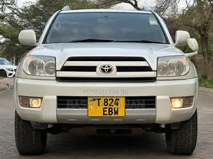 Toyota Hilux Surf 2.7 SSR 2004 White