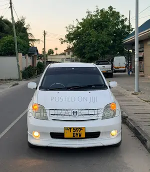 Toyota IST 2005 White