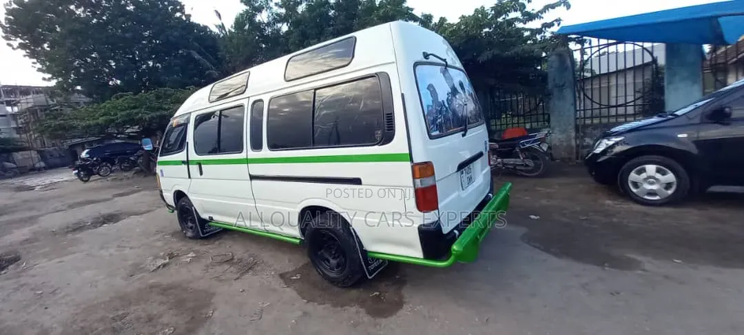 Toyota HiAce 2002